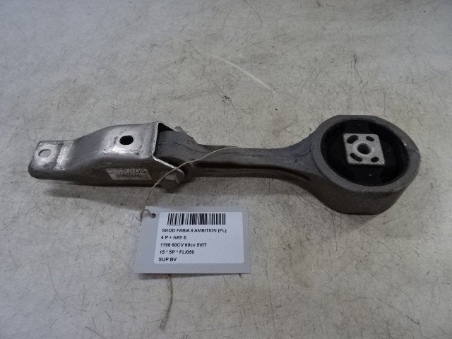 SUPPORT BOITE DE VITESSES Fabia II Combi (6Q0199851AJ), Mevr. I. Hauben, Utilisé, Skoda, Rue de l'Espoir 34 34
4030  GRIVEGNÉE, BE