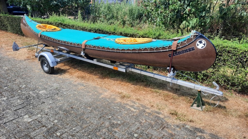 Cherokee Gatz 5.50, Sports nautiques & Bateaux, Canoës, Comme neuf, Canoë canadien ou Canoë ouvert, Trois personnes ou plus, Avec pagaies
