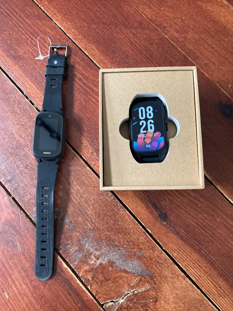 Forever smartwatch - 2 stuks - SIVA ST-100 zwart (Senioren), Neuf, Étanche, Avancer d'un pas, Enlèvement