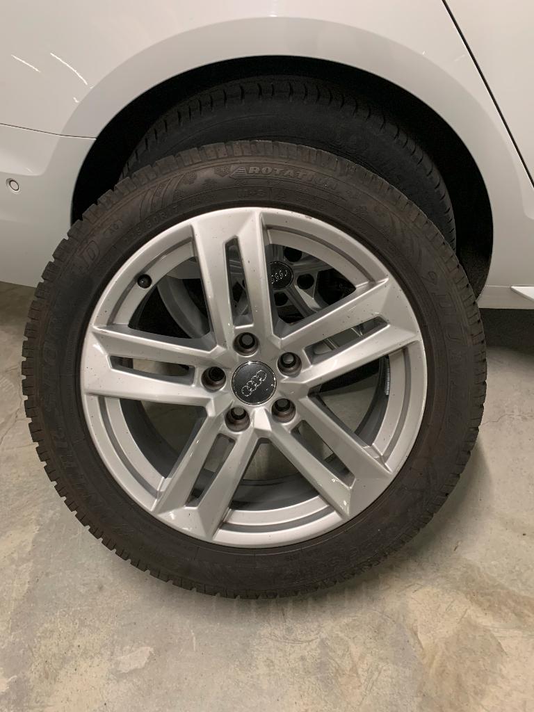 Jantes + pneus Audi, Autos : Pièces & Accessoires, Pneus & Jantes, Pneus et Jantes, Pneus hiver, Véhicule de tourisme, 17 pouces