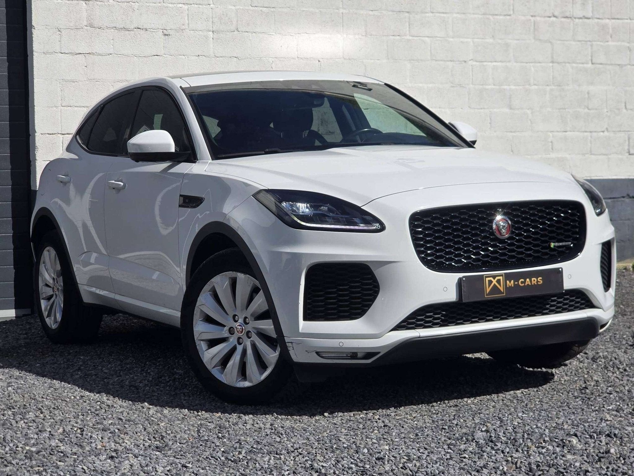 Jaguar E-Pace R-DYNAMIC * PANO * MERIDIAN (bj 2018), Automaat, Gebruikt, 4 cilinders, Wit