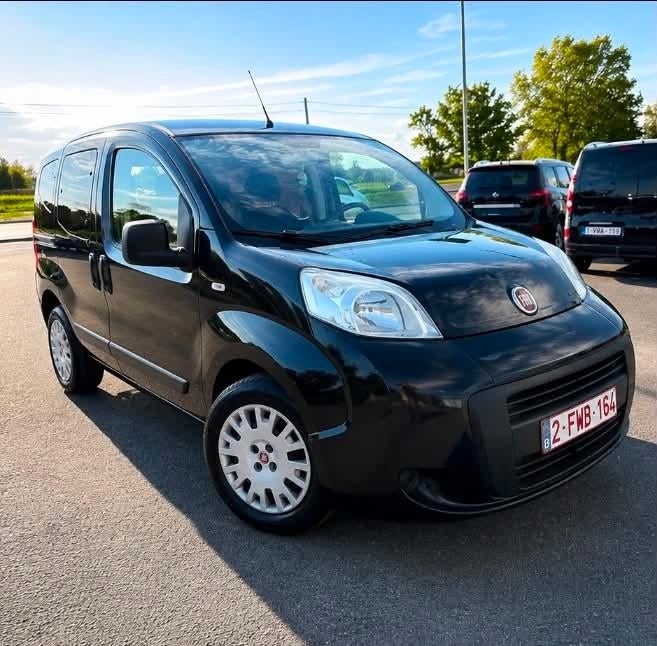 Fiat qubo familliale 2017  euro6b1,2essence, Autos, Fiat, Particulier, Air conditionné, Vitres électriques, Essence, Enlèvement