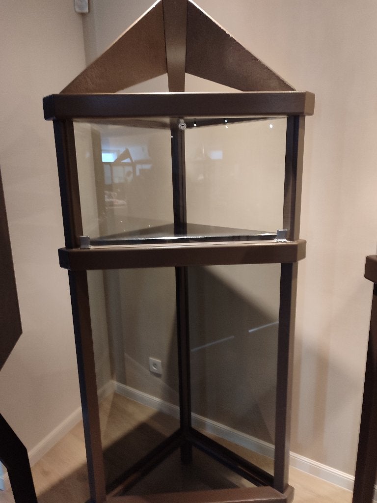 Vitrine kasten met granieten blad en verlichting, Ophalen