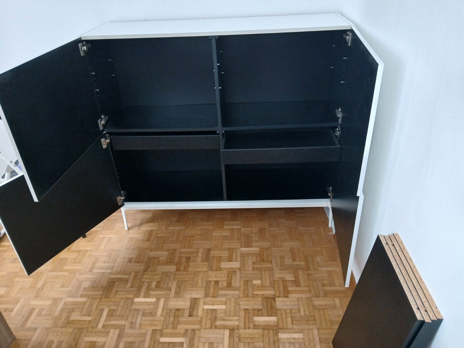 Meuble de rangement blanc laqué