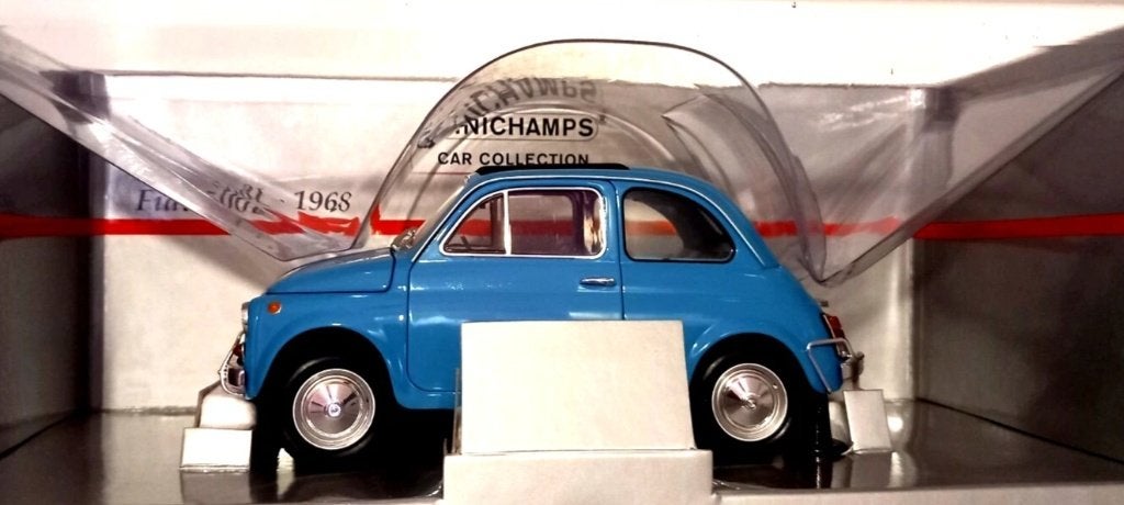 1/18 Fiat 500L light blue 1968 Minichamps, Hobby & Loisirs créatifs, Voitures miniatures | 1:18, Enlèvement ou Envoi, Comme neuf