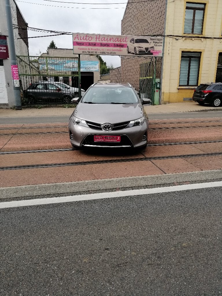 TOYOTA AURIS 1600CC ESSENCE 2015 90000KM, Beige, 1600 cc, Leder, 5 deurs