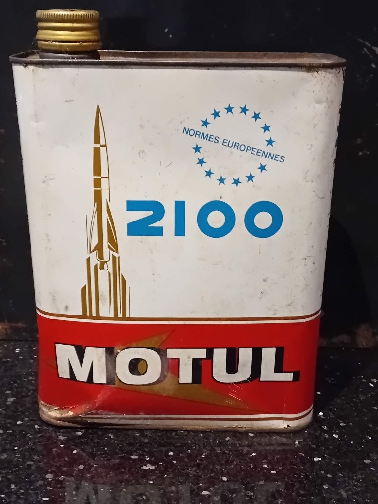 Bidon d'huile MOTUL 2100 vintage avec fusée, Enlèvement ou Envoi, Utilisé