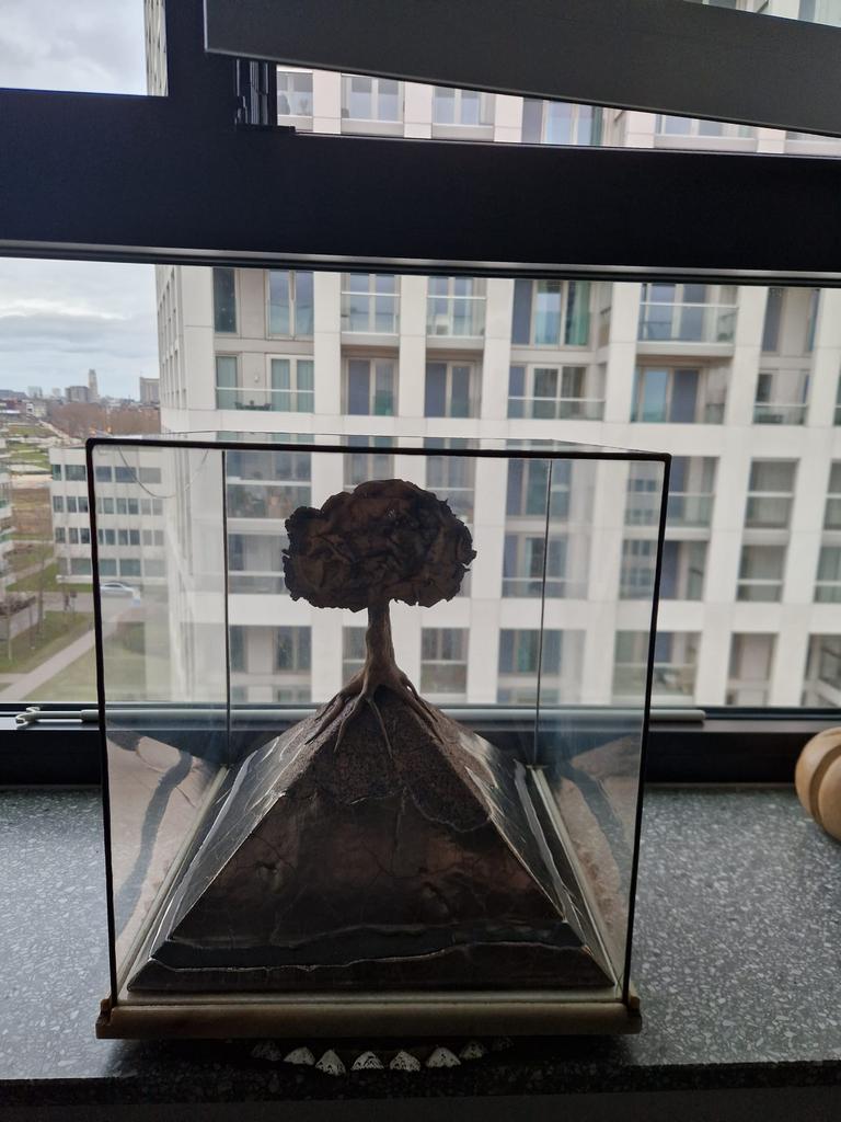 Bronze levensboom met glazen koepel, Ophalen, Brons