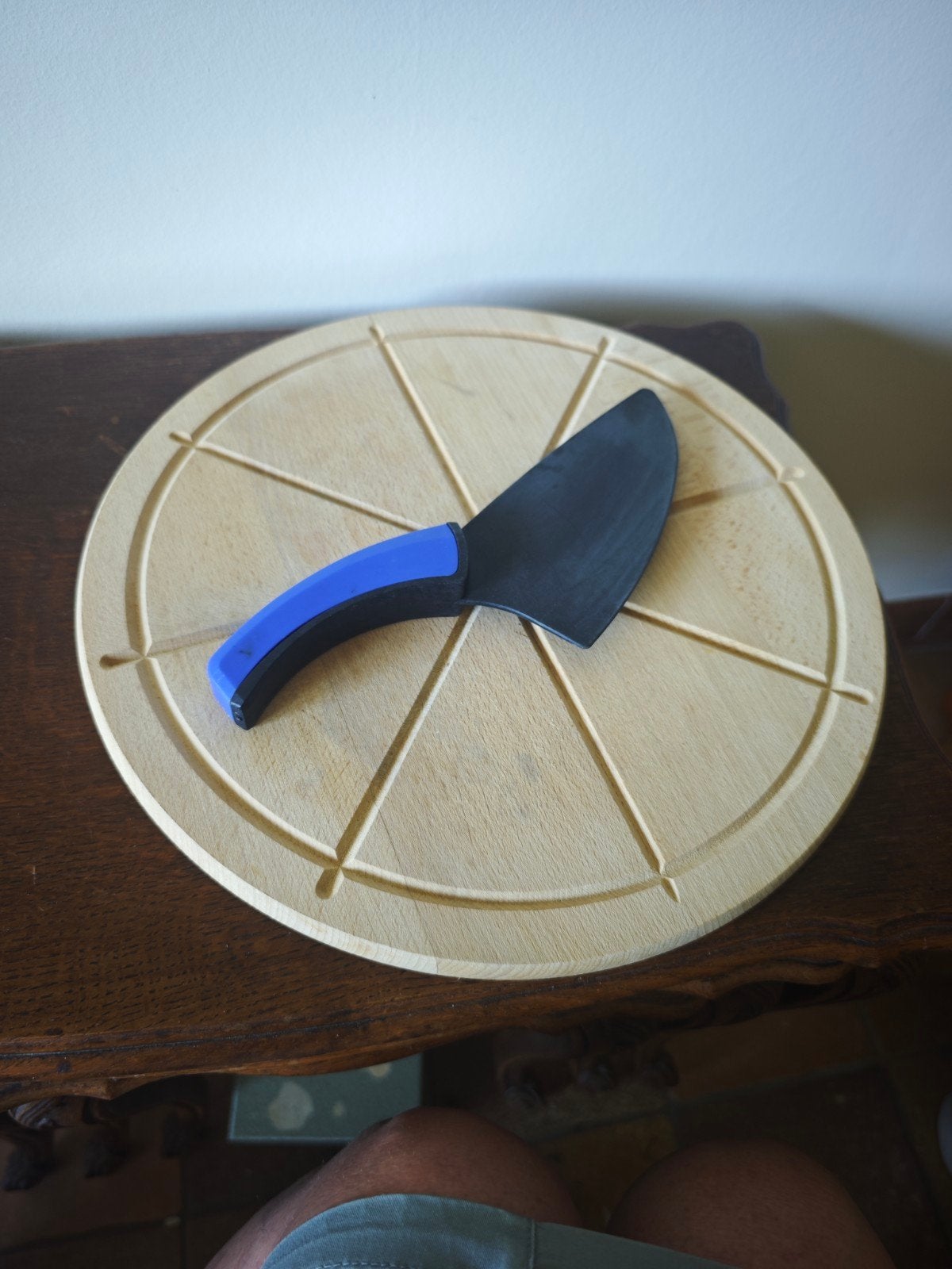 Set à pizza XL:Planche bois 35 cm (8 parts)+Couteau nylon, Enlèvement, Bois, Bleu
