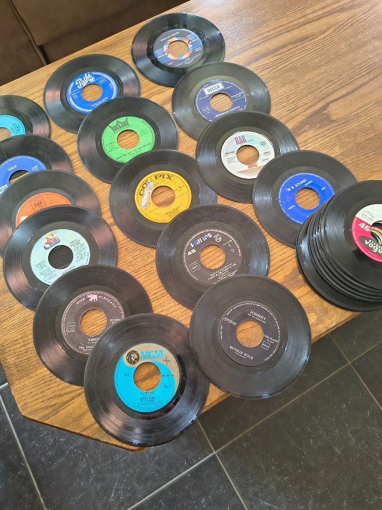 Pakket 4 v.25 vinyl singles 45T: hits van de 50's,60's&70's, Cd's en Dvd's, Gebruikt, 7 inch, Single, Ophalen of Verzenden