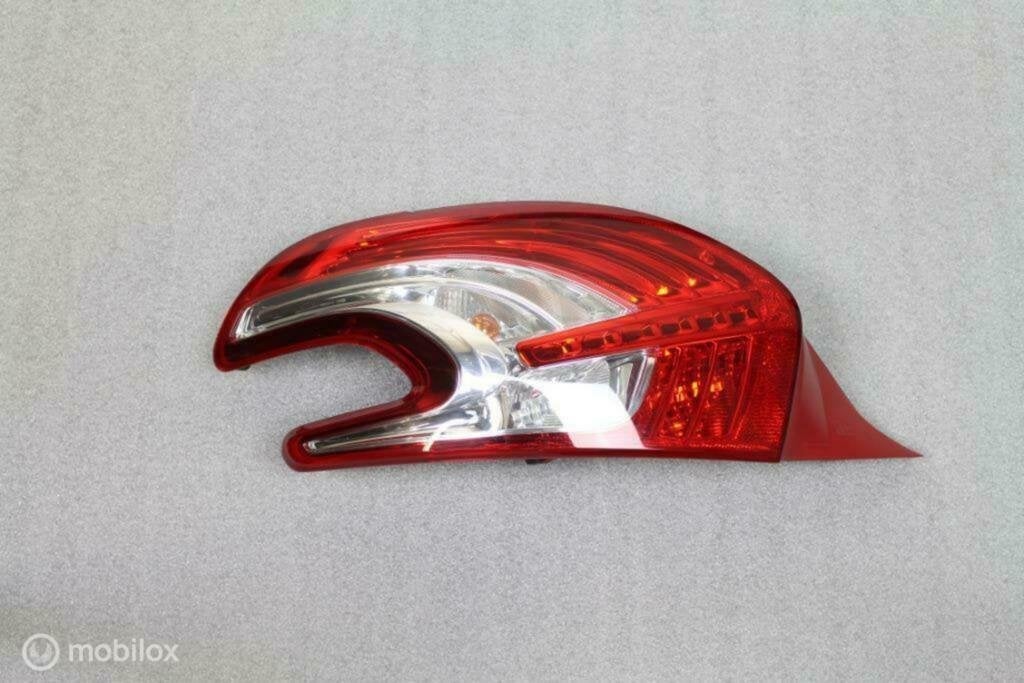 Feu arrière G Peugeot 208 (2012-....)