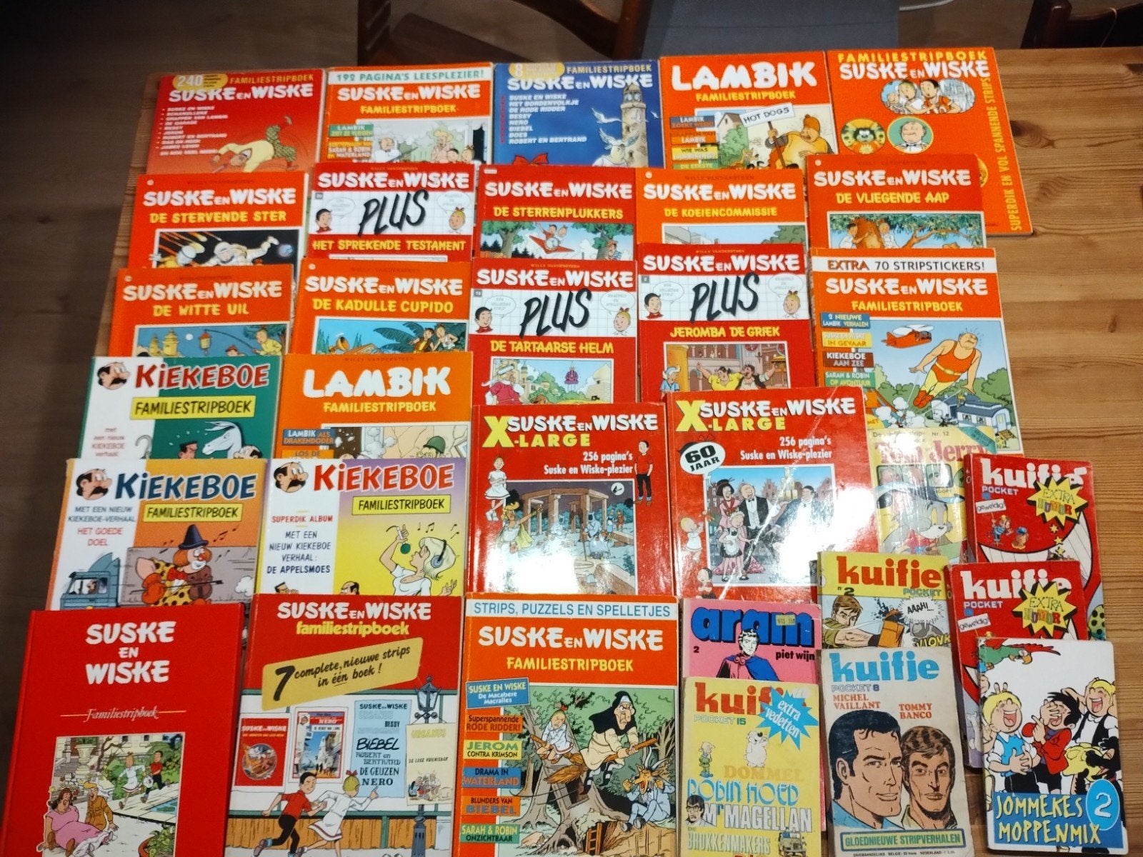 Groot lot strips (2 bananendozen), Boeken, Meerdere stripboeken, Ophalen, Gelezen