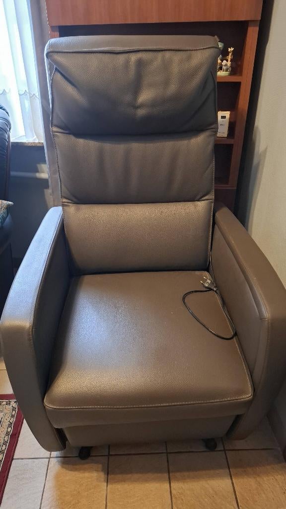 Zetel relax, Ophalen, Eenpersoons, Leer, Zo goed als nieuw