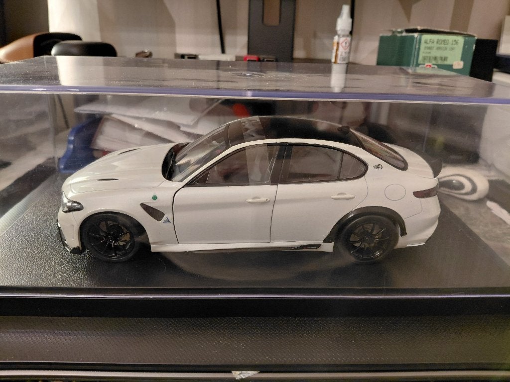 Solido Alfa Romeo Giulia GTA 2022 Trofeo White 1/18, Ophalen of Verzenden, Zo goed als nieuw, Auto, Solido