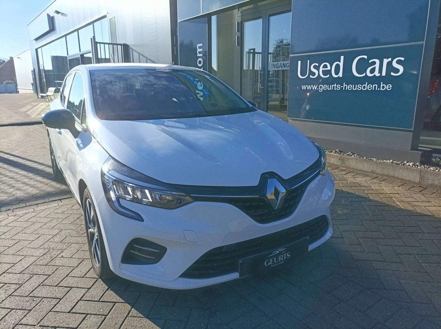 Renault Clio Clio Hybrid 1.6i E-TECH Techno (bj 2023), Auto's, Automaat, Stof, Gebruikt, 4 cilinders