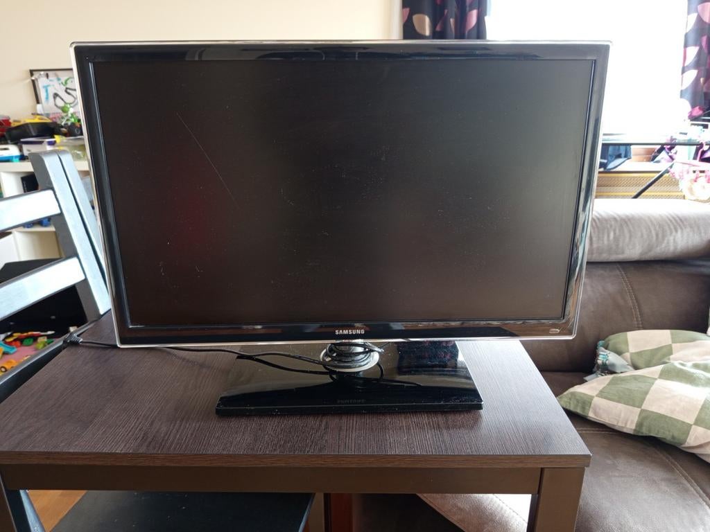 Téléviseur LED Samsung 27 pouces, LED, 50 Hz, 60 à 80 cm, Enlèvement