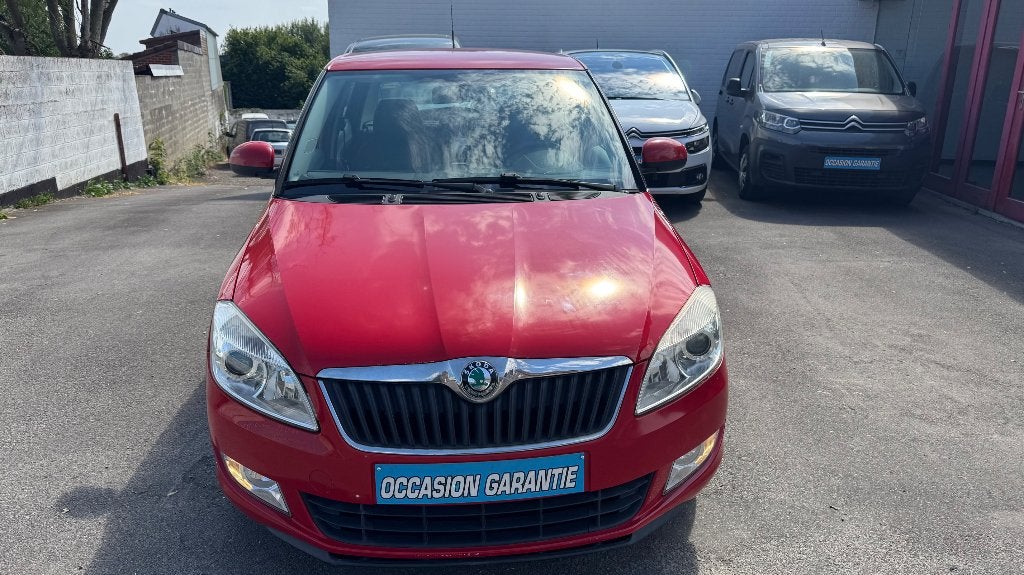 Skoda fabia essence 54601 km, Auto's, Voorwielaandrijving, Euro 5, Stof, Elektrische ramen