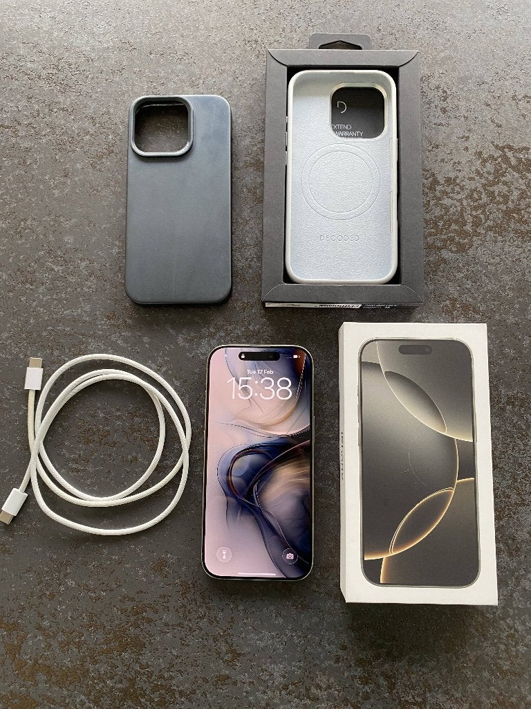Apple iPhone 16 PRO 128 Go (utilisé depuis 1 an) + 2 coques, Télécoms, Téléphonie mobile | Apple iPhone, IPhone 16 Pro, 94 %, 128 GB