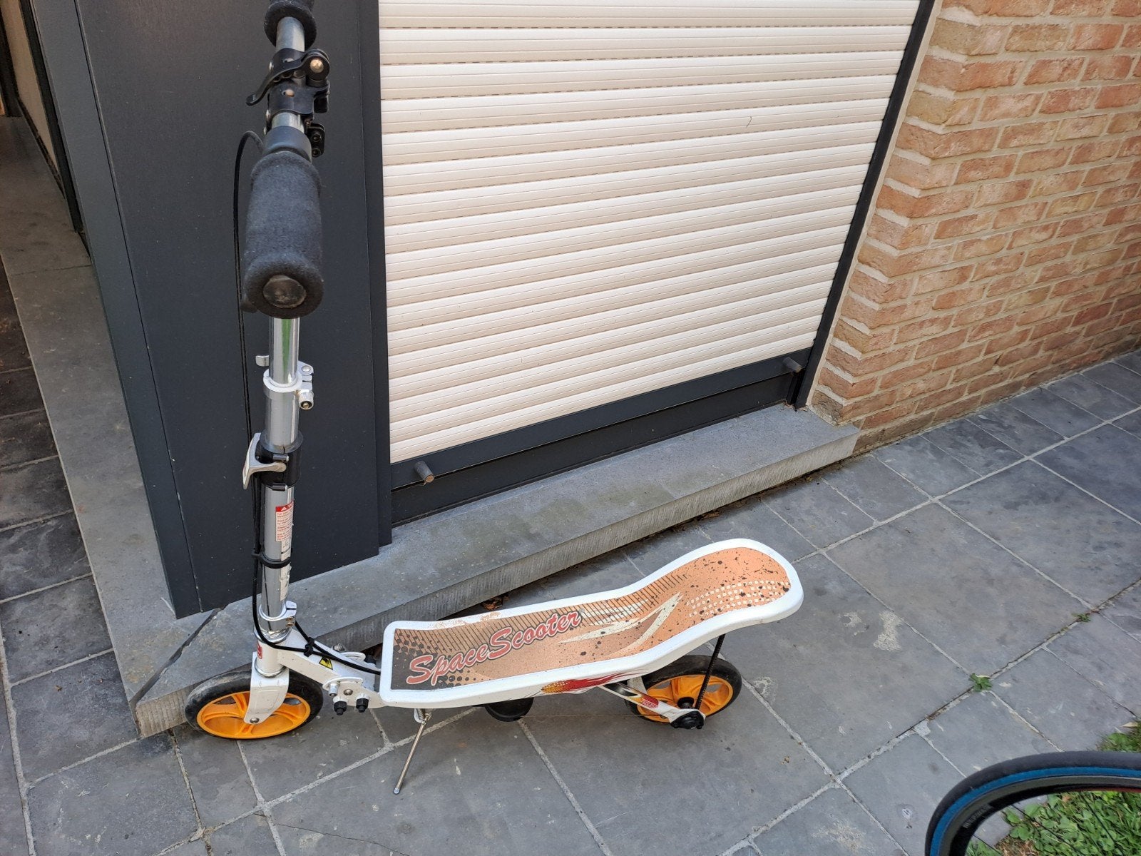 Sparen scootet, Fietsen en Brommers, Ophalen
