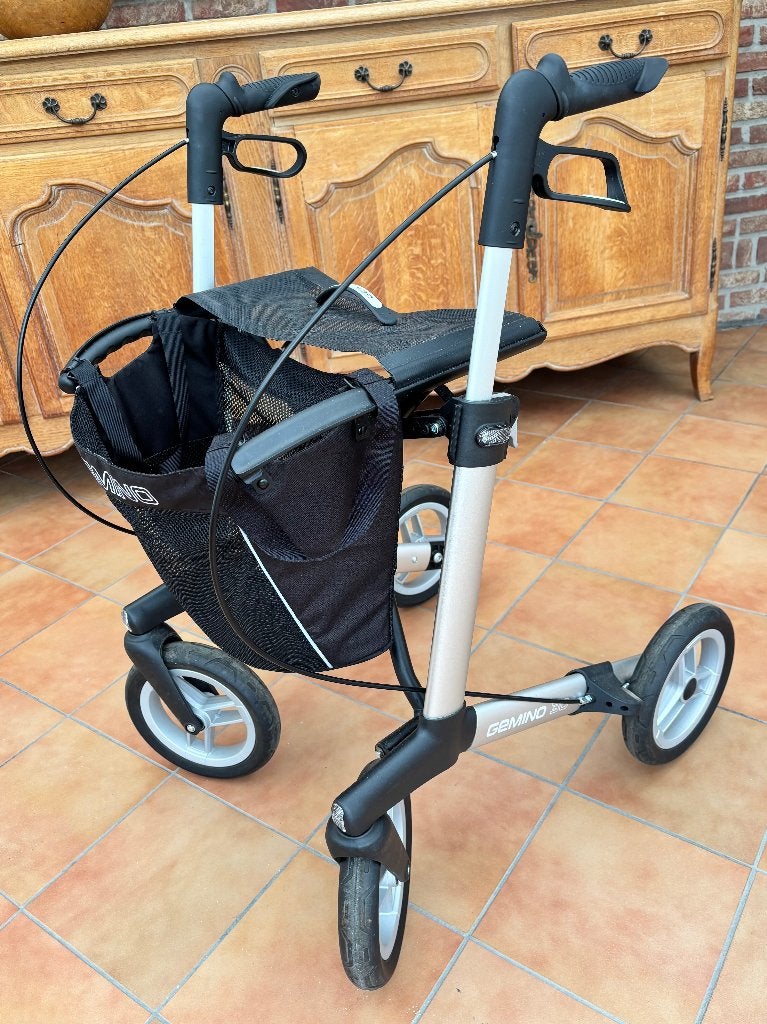 Rollator Gemino 30 Comfort, Diversen, Rollators, Ophalen, Lichtgewicht, Zo goed als nieuw