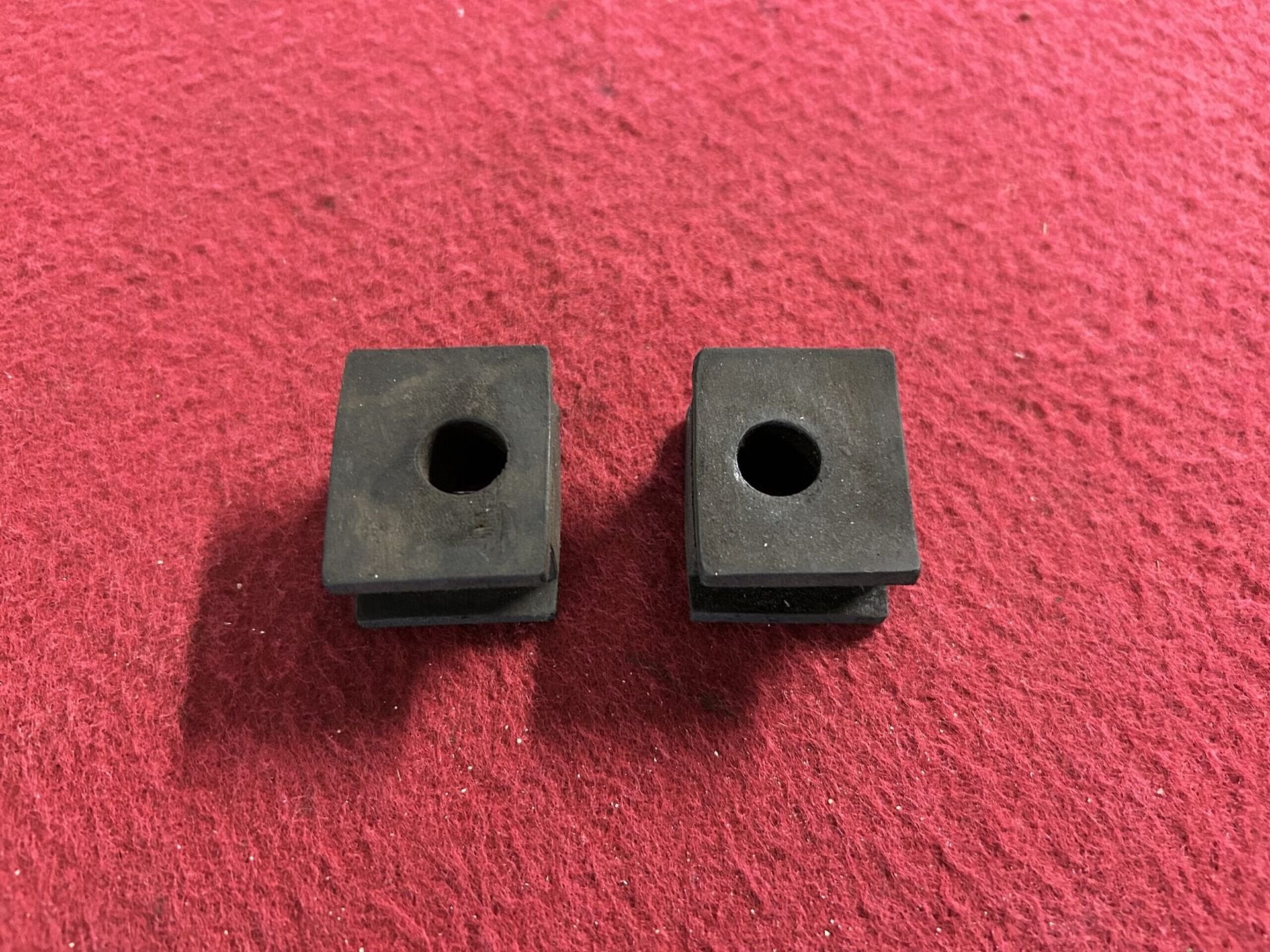 Aston Martin DB4 radiatorsteunrubber, Gebruikt, -, -, Ophalen of Verzenden