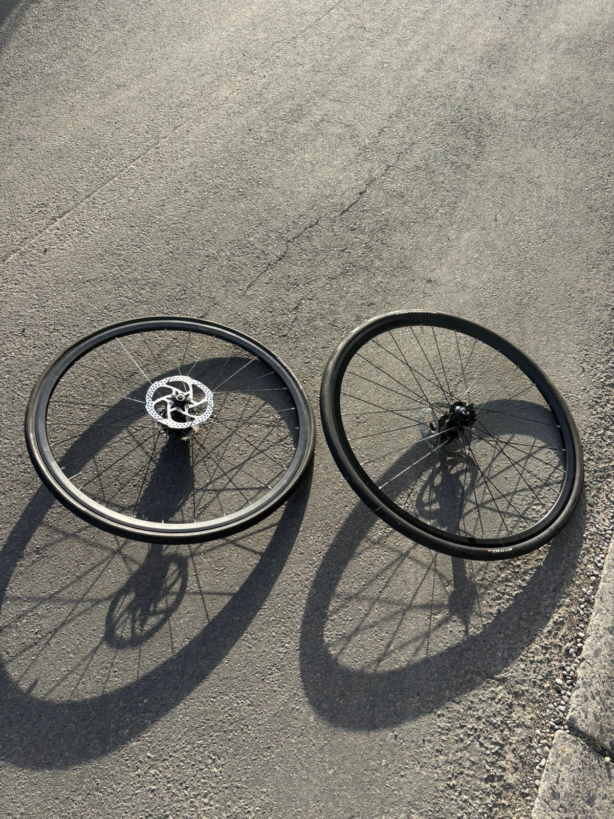 Paire Roues Triban Disc + Pneus GP 5000 + Cassette 11v, Vélos & Vélomoteurs, Enlèvement ou Envoi, Utilisé, Aluminium, Racefiets