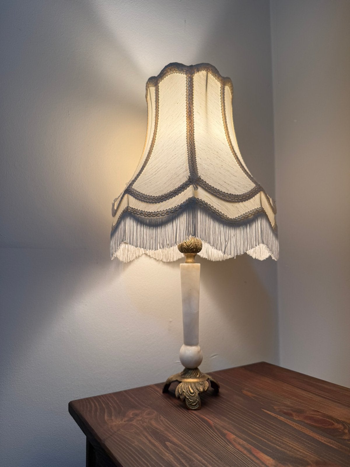 Vintage Hollywood regency tafellamp met messing details, Ophalen of Verzenden