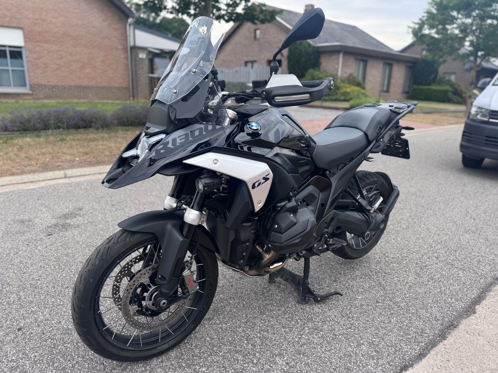 BMW R1300 GS Triple Black, Motos, Motos | BMW, Entreprise, Enduro, 2 cylindres, Permis Moto A, ABS, Transmission par cardan, Régulateur de vitesse