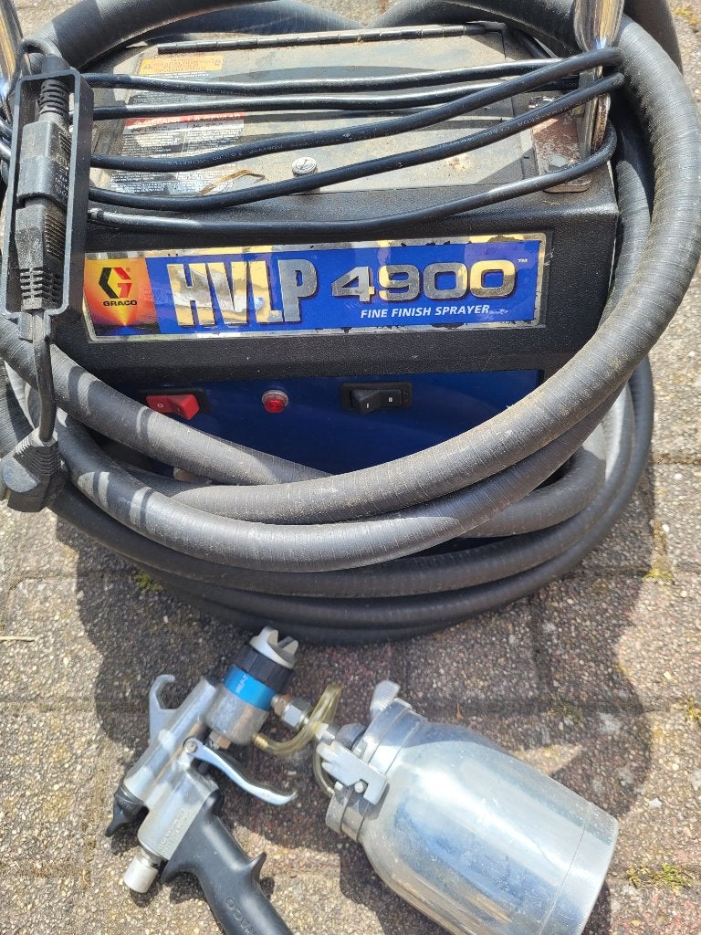 Compressor met verfspuit ., Ophalen, Gebruikt, Mobiel