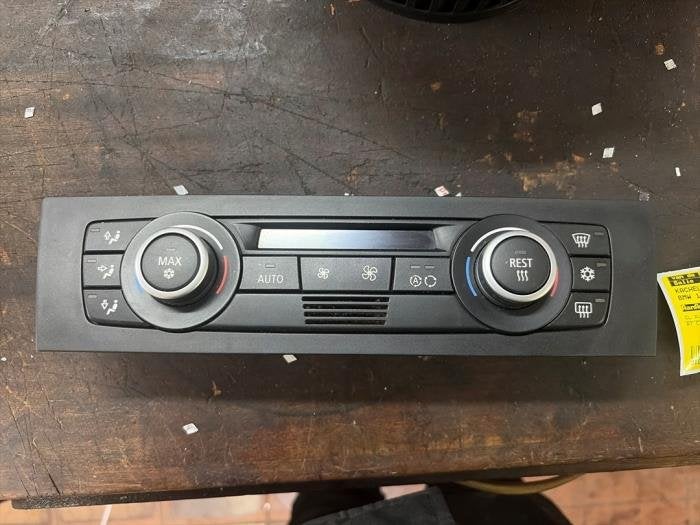 Kachel Bedieningspaneel van een BMW 1-Serie, Gebruikt, -, -, Ophalen of Verzenden