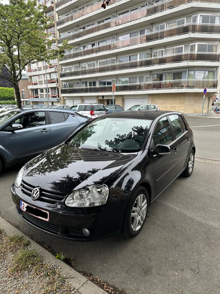 Golf 5 1.6 essence 102cv carplay sièges chauffants, Autos, Volkswagen, Particulier, Golf, Essence, Euro 4, Hatchback, 5 portes