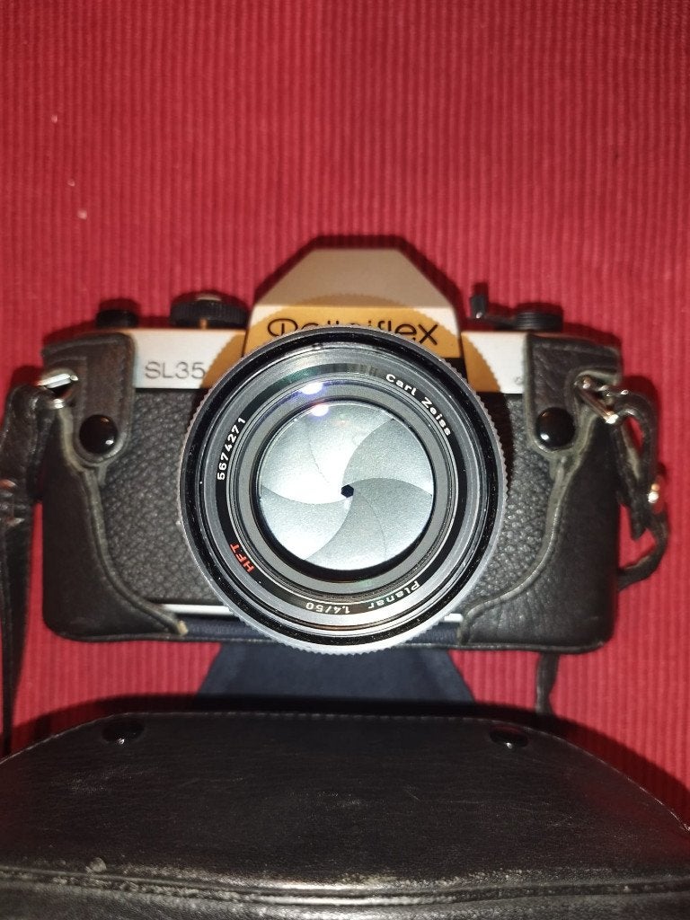 Carl Zeiss planar 1.4/50 lens, Ophalen