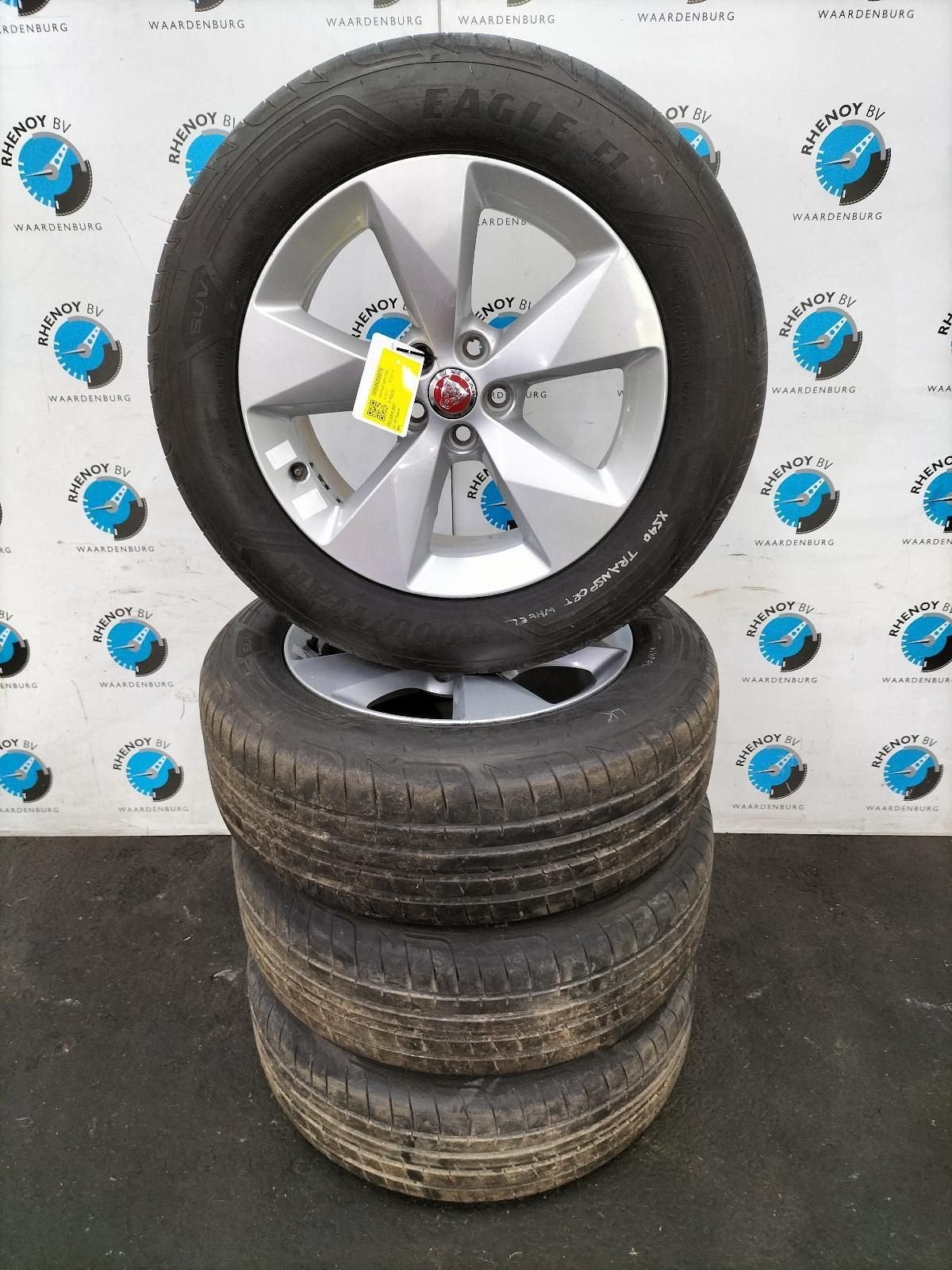 Jaguar E-pace 2017 zomerset 235/60 18 Goodyear, 18 inch, Gebruikt, -, -