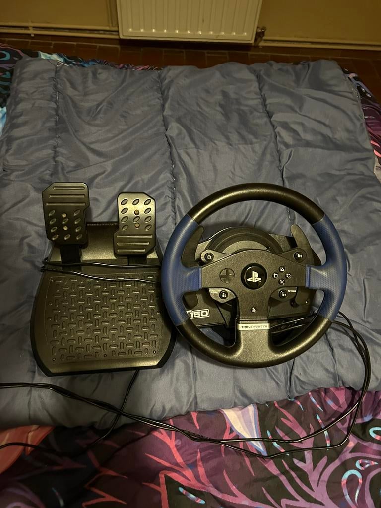 Volant Thrumaster T150RS  PS4 + pédalier, Enlèvement ou Envoi, Comme neuf