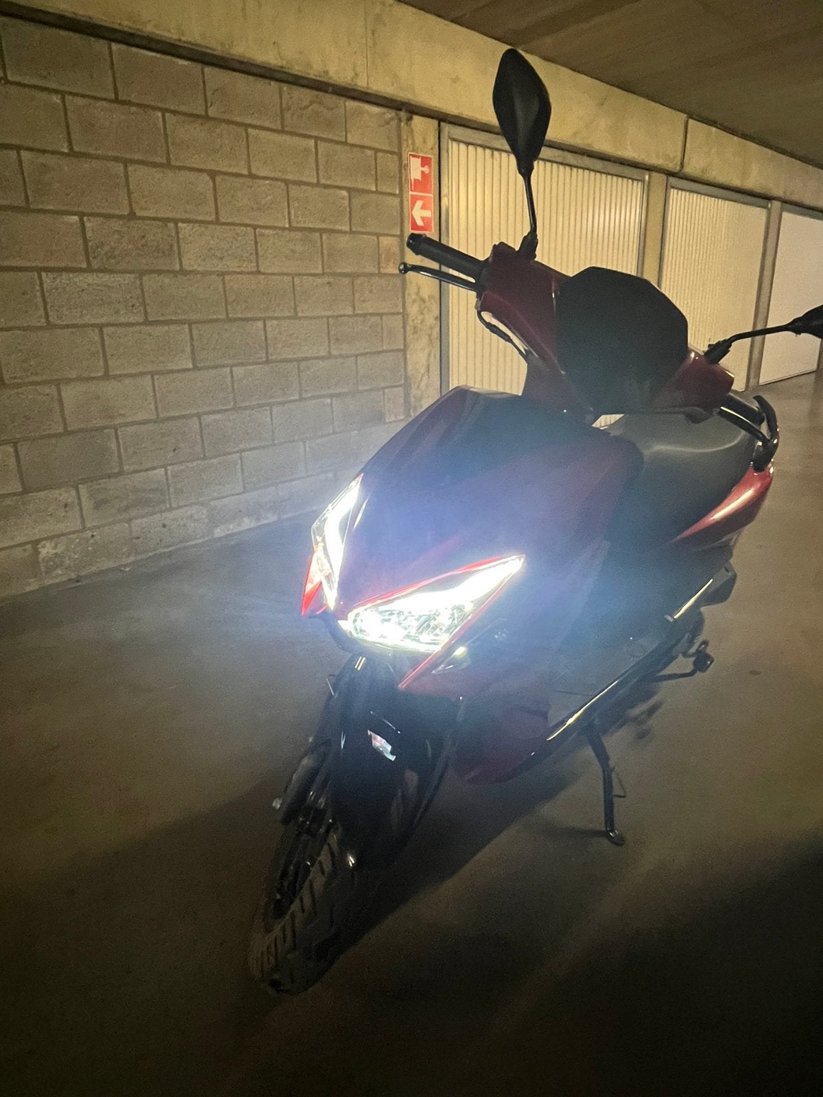 Kleur net as je ziet rood heel mooie kleur dat is en gtsmerk, Fietsen en Brommers, Ophalen, Nieuw, Benzine