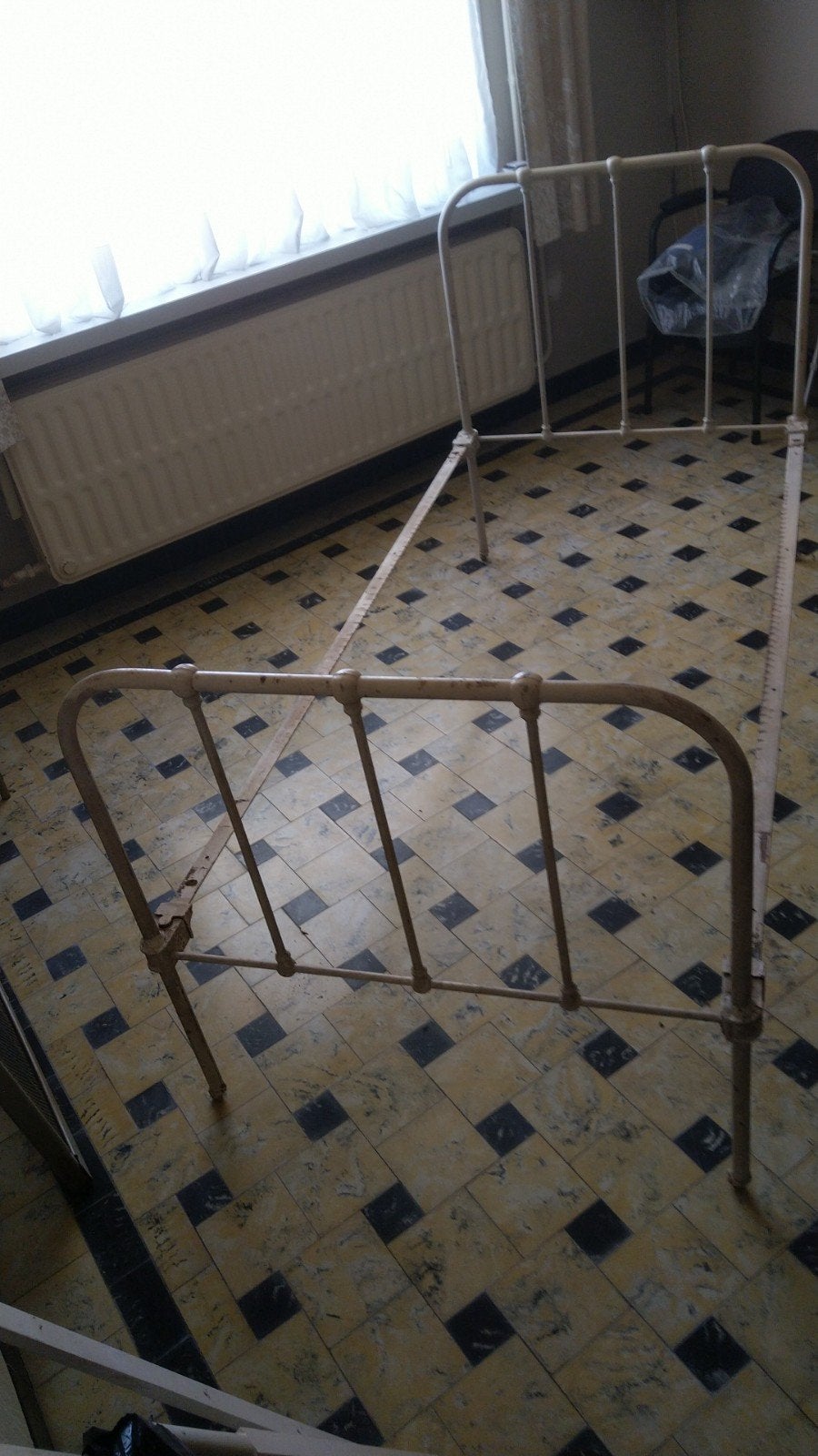Bed 1 persoon, Huis en Inrichting, Slaapkamer | Bedden, Ophalen, 90 cm