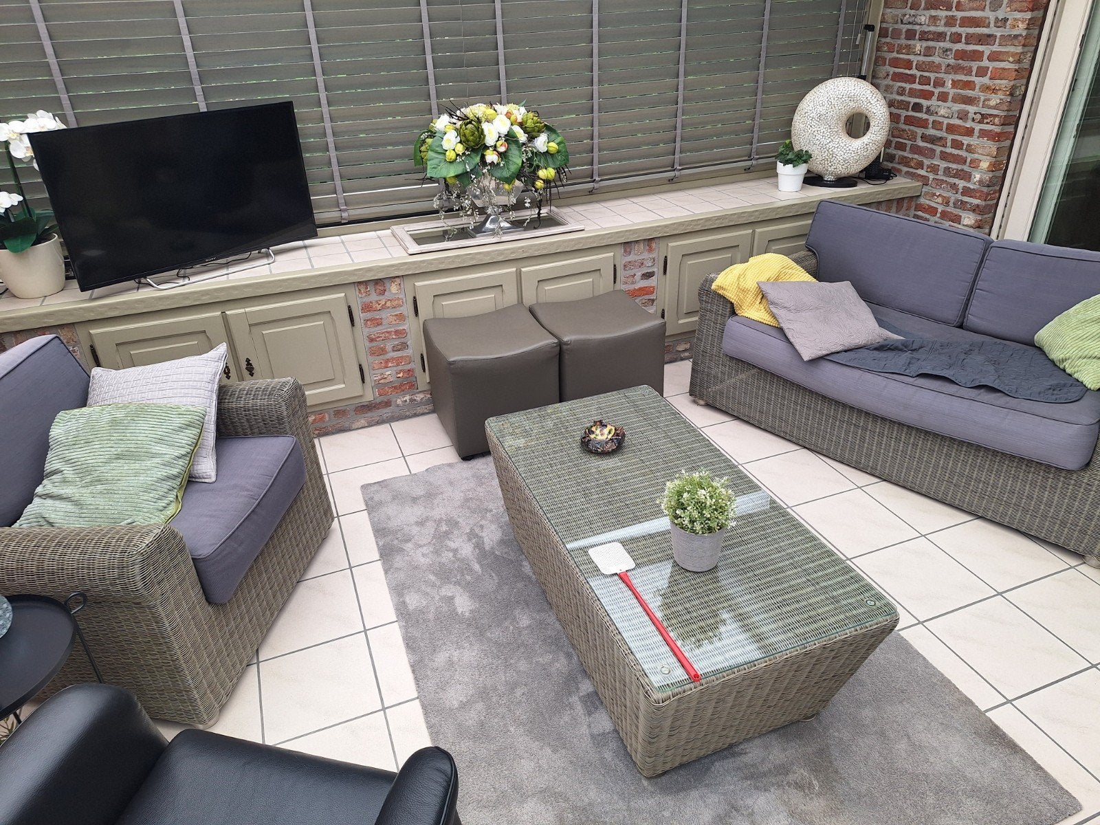 Salon: 1 x tweezit, 2 x eenzit, tafeltje met glazen blad., Tuin en Terras, Tuinsets en Loungesets, Ophalen, 4 zitplaatsen, Gebruikt