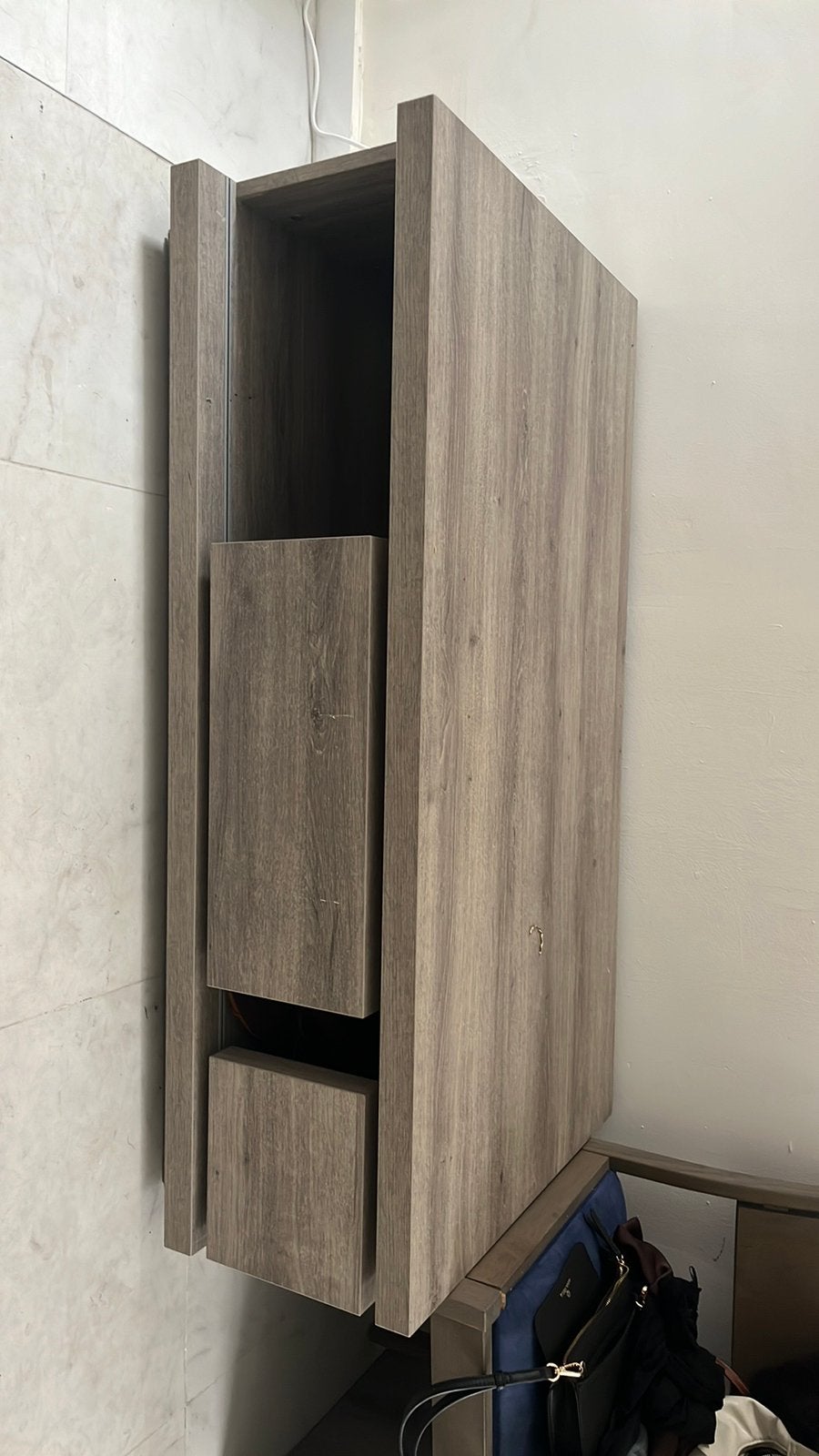 Table basse, Enlèvement