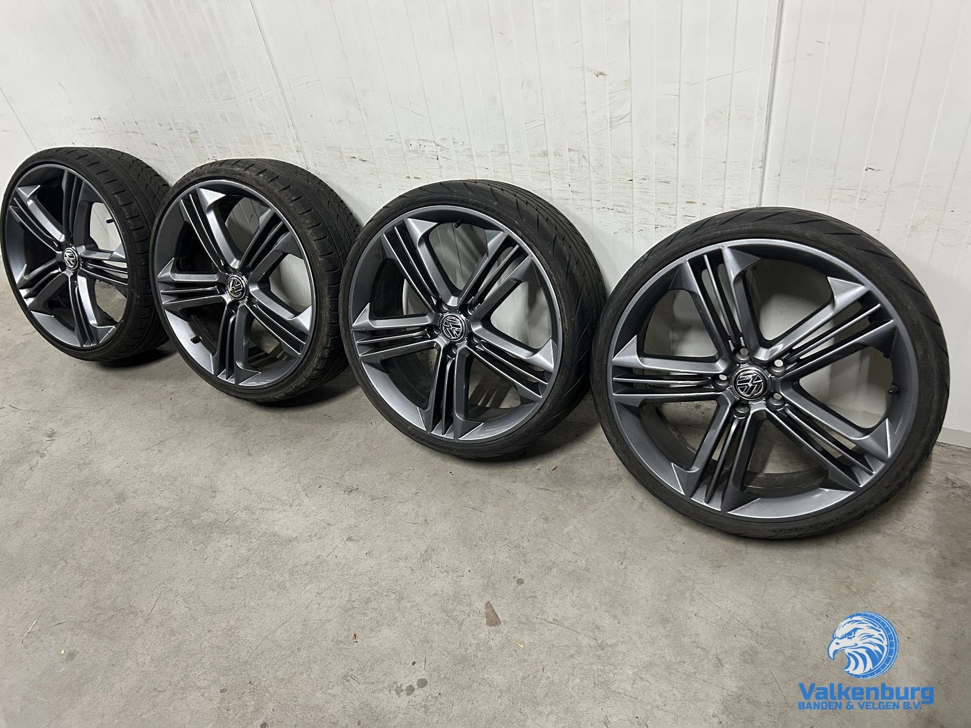 7-8mm! VAG VW Golf Caddy Audi A3 Leon 20 inch velgen 5x112 z, Pneus et Jantes, Véhicule de tourisme, Pneus été, -