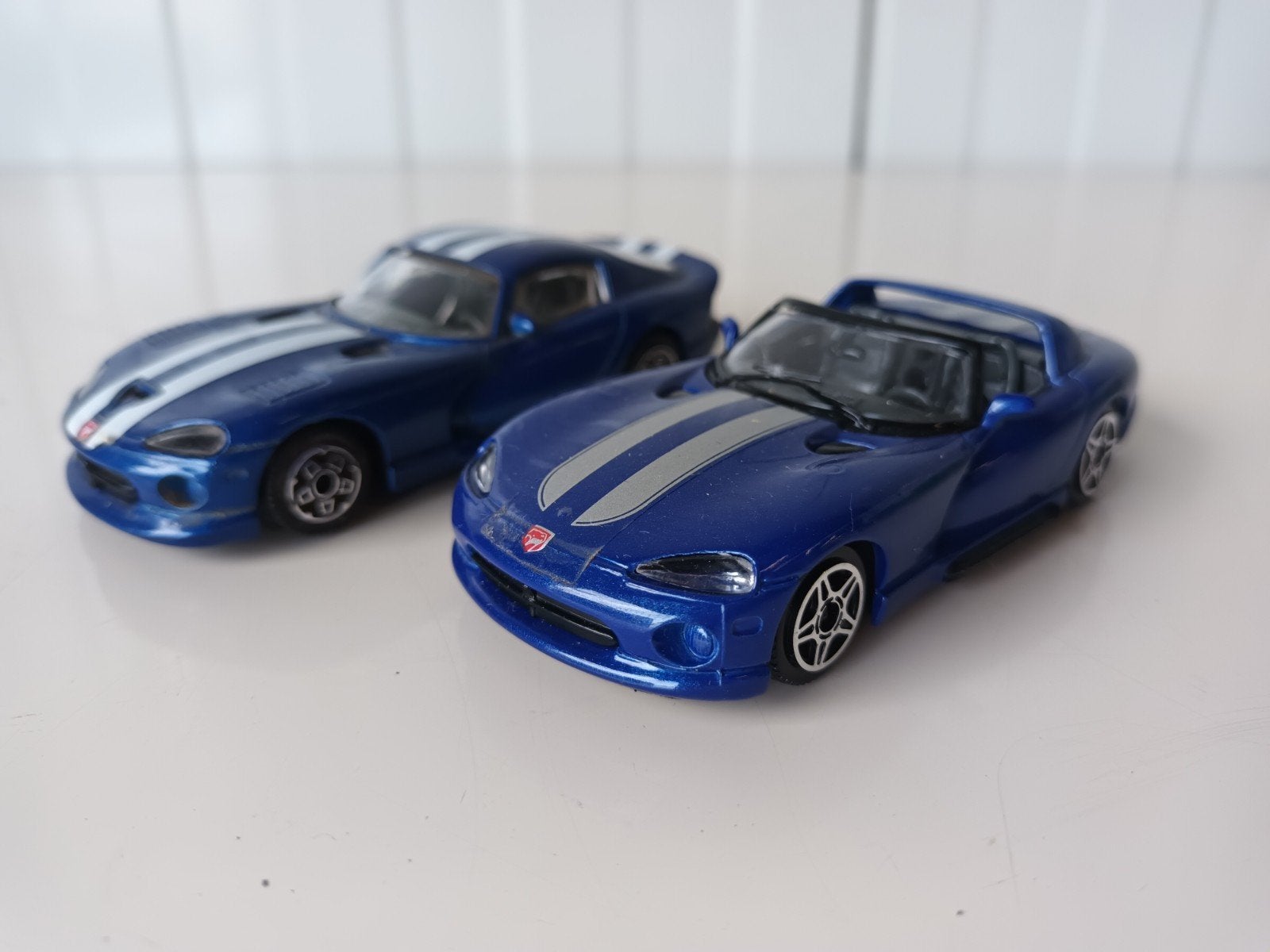 2 Bburago Dodge Viper modelauto’s (schaal 1/43)., Enlèvement ou Envoi, ###, ###, ###