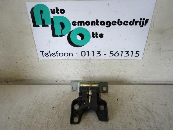 Mécanique de verrouillage hayon d'un BMW 3-Serie (3-Serie 8, -, 3 mois de garantie, Utilisé, -