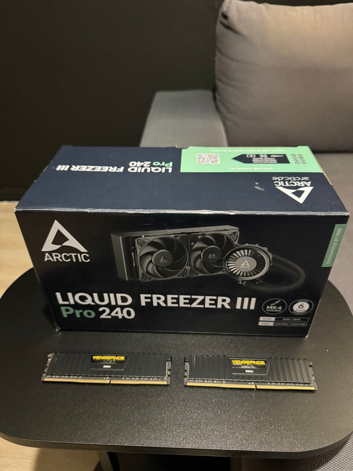 ARCITIC FREEZER III PRO 240 MET 16GB DDR4 RAM, Computers en Software, Videokaarten, Ophalen, Zo goed als nieuw