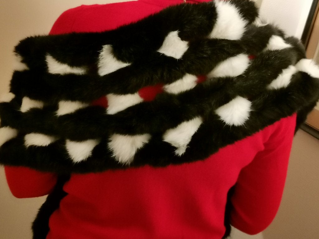 ECHARPE ou CHALE en lapin  - bi-colore-, Vêtements | Femmes, Bonnets, Écharpes & Gants, Enlèvement ou Envoi, Neuf, Écharpe