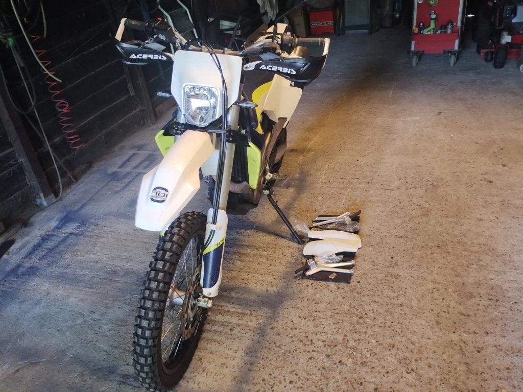 Huqvarna 701, Motoren, 700 cc, Nieuw, Particulier, Enduro