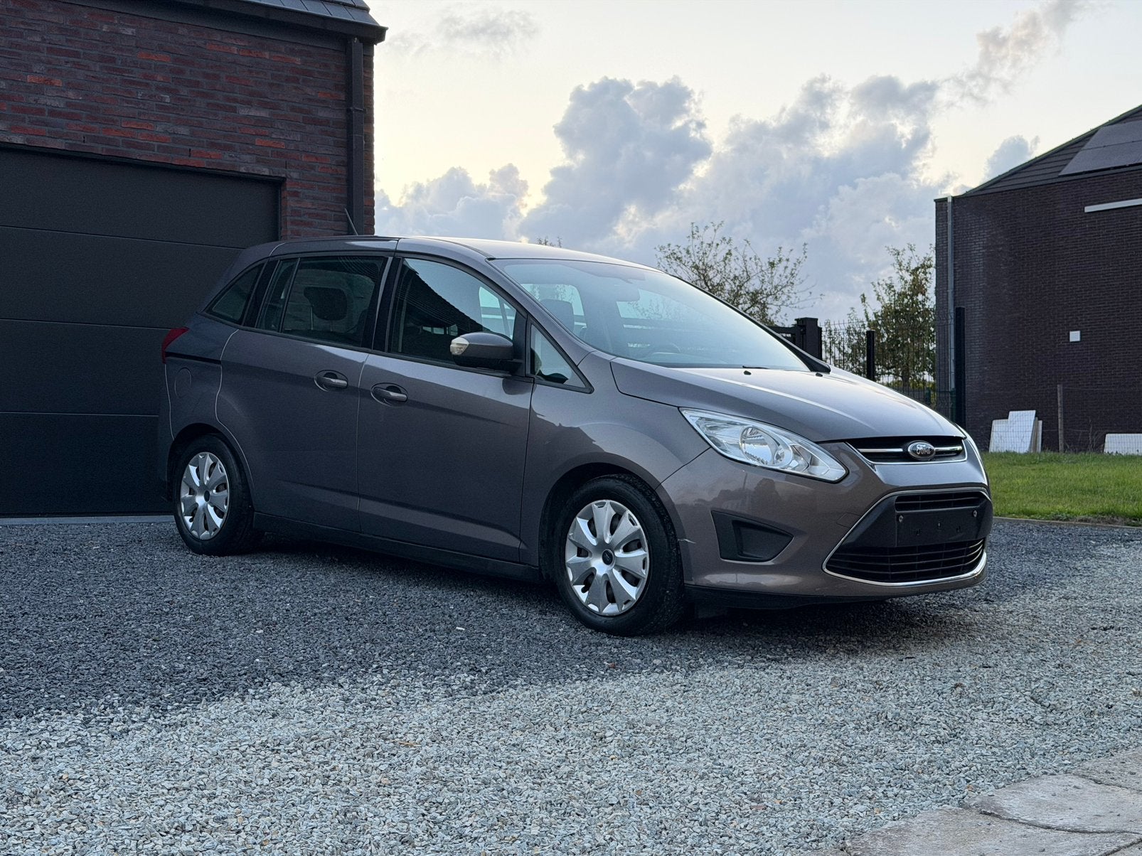 Ford C Max 1.6 benzine, 127.000 km, Bluetooth, parkeersensor, Auto's, Bluetooth, Monovolume, Bedrijf, Zilver of Grijs