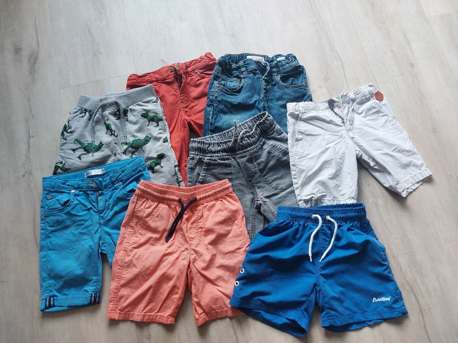 Maat 110 kledingpakket jongen - 7 shorts + 1 zwemshort, Enlèvement ou Envoi, Utilisé, Garçon, Pantalon