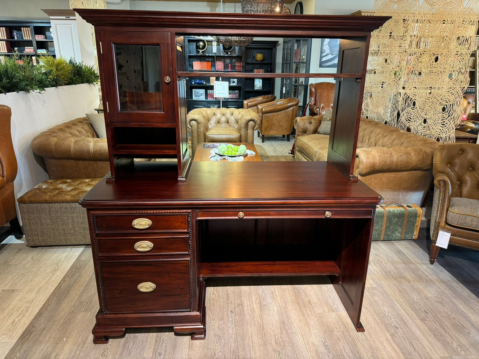 klassiek Engelse bureau in volledig mahonie hout, Klassiek, Ophalen of Verzenden, Nieuw, Hout