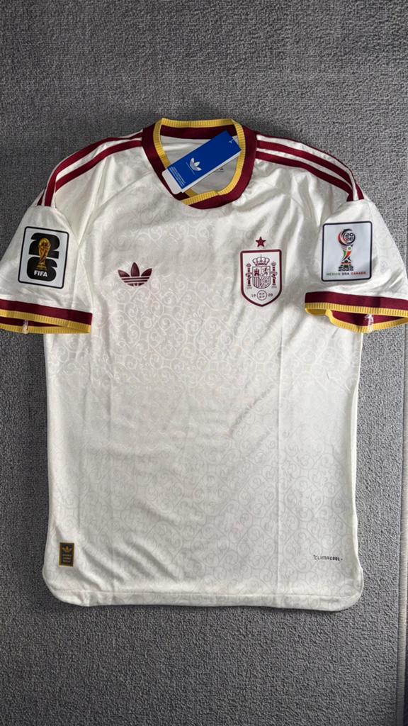 maillot espagne (player version), Sport en Fitness, Voetbal, Maat M, Ophalen of Verzenden, Zo goed als nieuw, Shirt