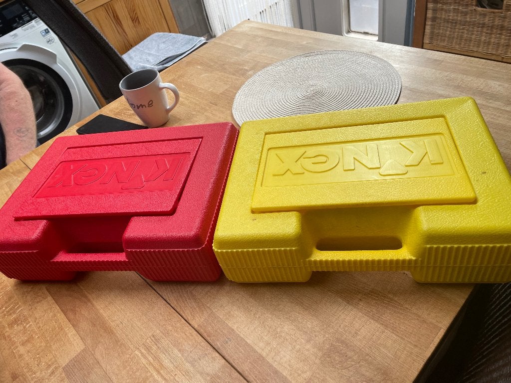 2 Vintage K'NEX Opbergkoffers – Vol met K'NEX Bouwonderdelen, Kinderen en Baby's, Speelgoed | Bouwstenen, Ophalen, Gebruikt, K'nex