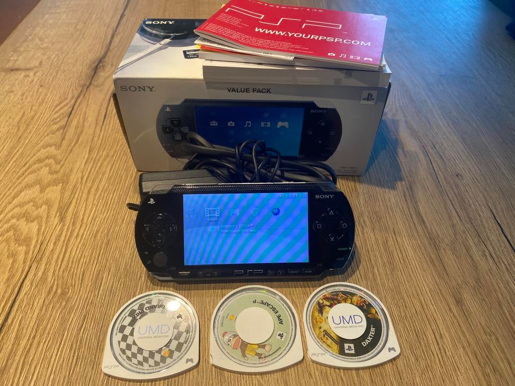 PSP 1004 - 3 games, Games en Spelcomputers, Spelcomputers | Sony PSP, Ophalen, Zo goed als nieuw, PSP